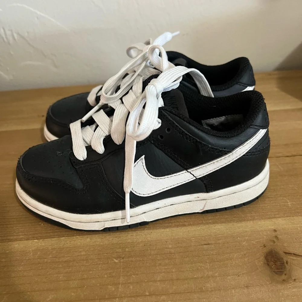 Nike sneakers - Picture 3 of 5